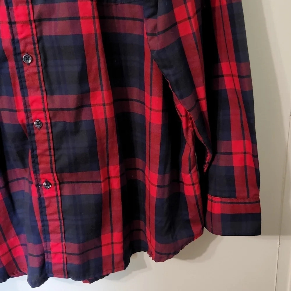Men’s Simply Styled Red and Navy Plaid Button-Up Shirt - Picture 9 of 11